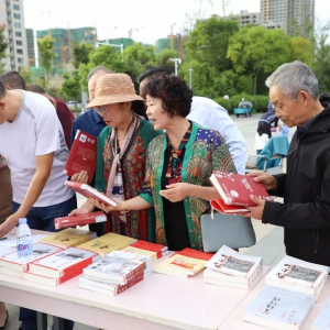 濱海舉辦“閱讀紅色經(jīng)典·傳承紅色基因”紅色經(jīng)典閱讀活動(dòng)