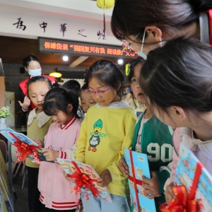 江蘇漣水：“強國公益書架”落戶缺口村，農(nóng)家書屋成“文化糧倉”